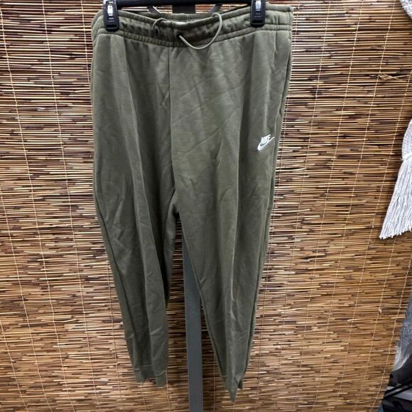 Nike NSW Essential Fleece Joggers in Green Size XL | Cotton | Jimmy Jazz - Picture 2 of 3